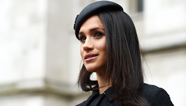Gazetelerden biri ise Meghan Markle'ın Kraliyet ailesi üyesi olarak yapacağı çalışmaların kadın - erkek eşitliği üzerine olacağını yazdı.