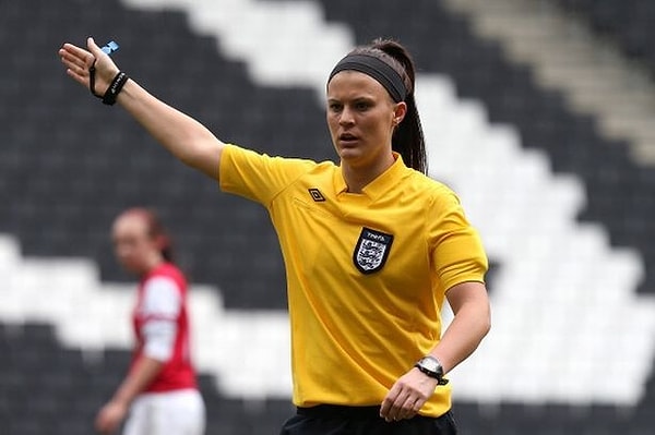 3. Люси Оливер - Футбол