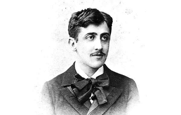 2. "Для составления правильного суждения о каком-нибудь лице часто достаточно бывает выворотить наизнанку репутацию, созданную ему в свете"