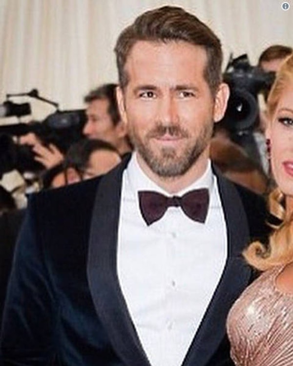 9. А помните, как Райан Рейнольдс поздравил свою жену с днем рождения?