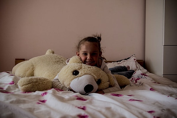 24. Украина, доход семьи на одного взрослого — $10 090 в месяц, любимая игрушка — большой плюшевый медведь