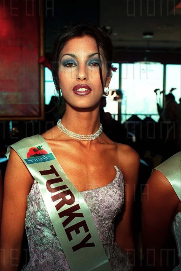 Estetik Yaptirmadim Diyen Cagla Sikel In Gecmisten Gunumuze Hepinizi Sasirtacak Evrimi Estetik Yaptirmadim Diyen Cagla Sikel In Gecmisten Gunumuze Hepinizi Sasirtacak Evrimi