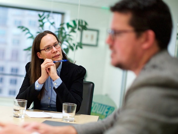 13. Так что же делать, если нам хочется пожаловаться? Идите и жалуйтесь. Только делайте это по адресу и хорошенько продумайте стратегию поведения.