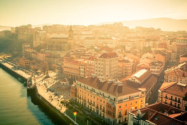 4. Название этой страны произошло от финикийского слова "кролик".