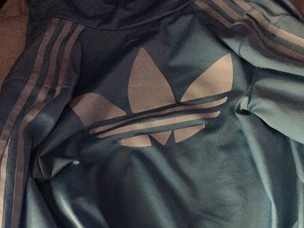 5. Какого цвета эта кофта?