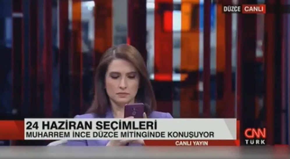 Canlı Yayın Aniden Stüdyoya Bağlanınca Savunmasız Yakalanan Spiker
