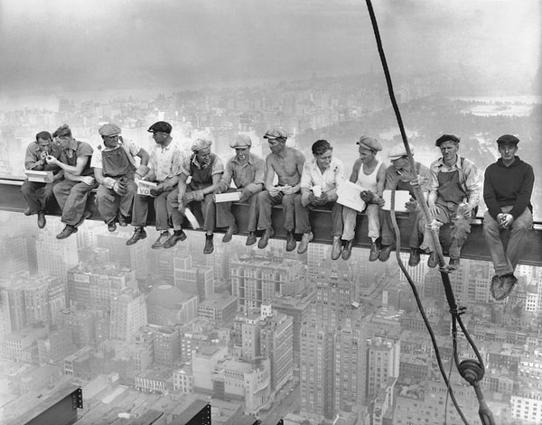 5. Обед на вершине небоскреба