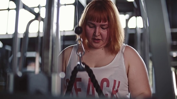 3. Люди с большим количеством жира потеют больше просто потому, что им приходится снижать температуру большей площади тела.