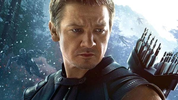 16. Wade mutant güçlerini kaybettiğinde işe yaramaz olmadığını "Bana bir ok ve yay ver, aslında ben Hawkeye'ım" diyerek Avengers tayfaya bir kez daha takılıyor.
