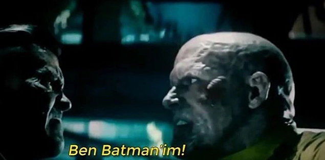 Batman'e bir de onun ikonikleşmiş "I'm Batman" repliğiyle takılmadan edemedi Wade Wilson.