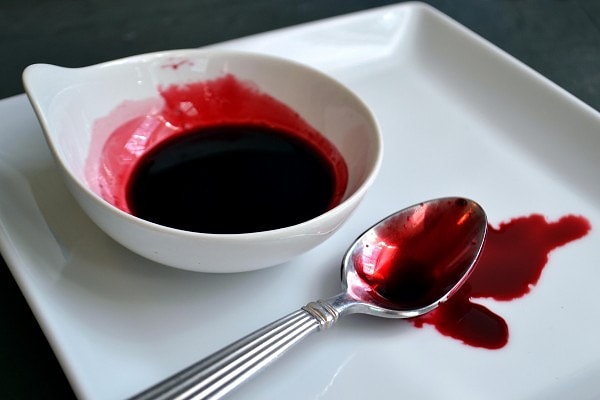 А вы знаете, как производятся красные пищевые красители?