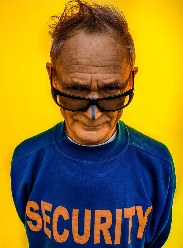 9. Роман рассказывает, что его дедушка по папиной линии всю жизнь проработал на угольной шахте, а бабушка была врачом. Они оба рано вышли на пенсию, что вполне типично для их профессий, но не перестали работать вовсе.