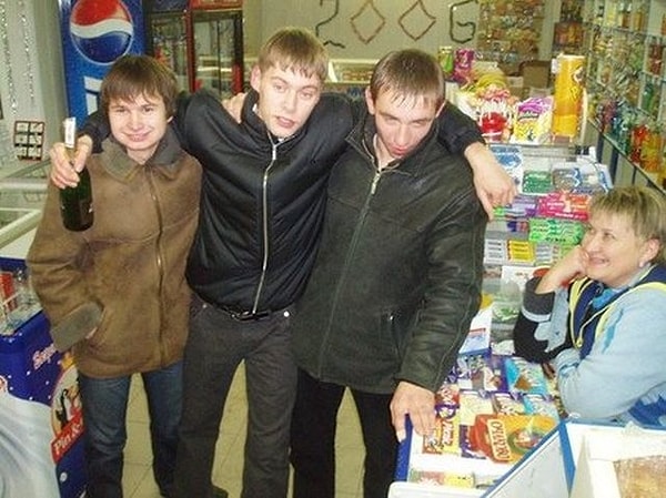 13. Понятно, что для этих дел больше подходит спортивная одежда, нежели какой-нибудь костюм.