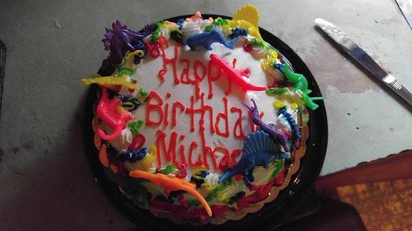 9. "Bugün 31 yaşını bitirdim ve annemin bana hazırladığı pasta bu."