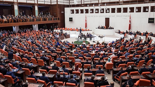 'Seçilme yaşı 18 oldu. Böyle olunca Türkiye'nin parlamentosunda bir dinamizm hakim olacak'