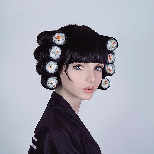 12. Роллы заказывали?