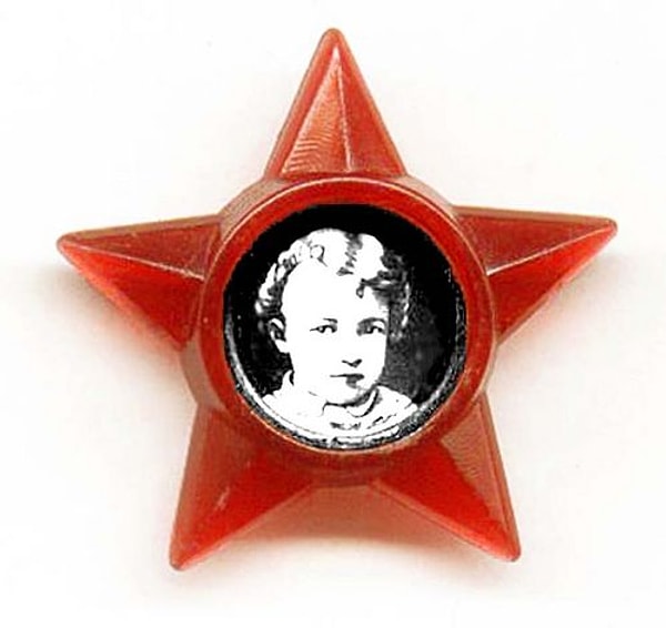 6. Во сколько лет начинали принимать в октябрята?