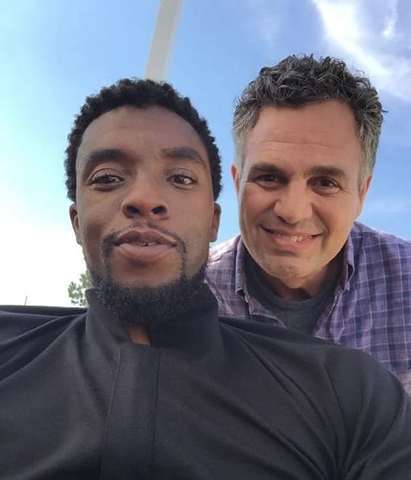 18. Чёрная Пантера и Брюс вышли на солнышко: