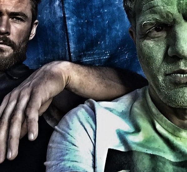 20. Тор и Халк делают селфи:
