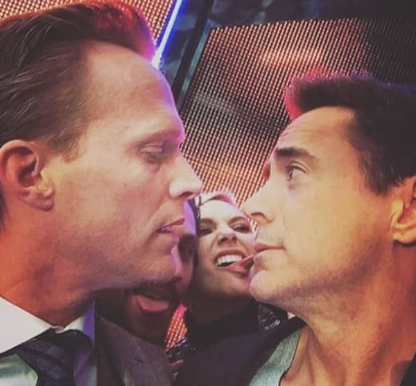 31. Железный человек и Вижен задумались не наделать ли им деток-киборгов 😂: