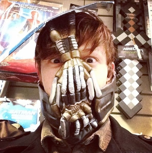 40. Человек-паук в маске Бэйна. Кажется, кто-то перепутал вселенные: