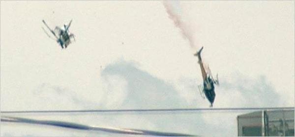 8. Phoenix’te çarpışan iki helikopterin, çarpıştıktan hemen sonraki fotoğrafı.