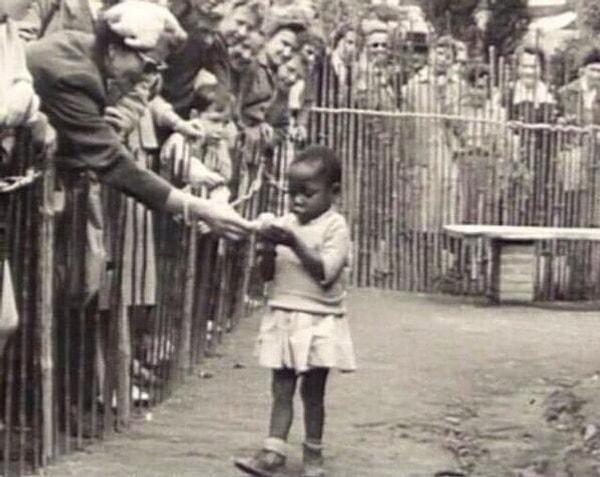19. Afrikalıların sergilendiği 'İnsanat Bahçesi'nden bir görüntü, Belçika.