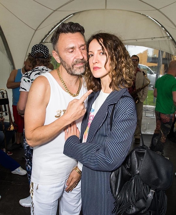 3. Ходят слухи, что поводом к расставанию послужили многочисленные измены музыканта.