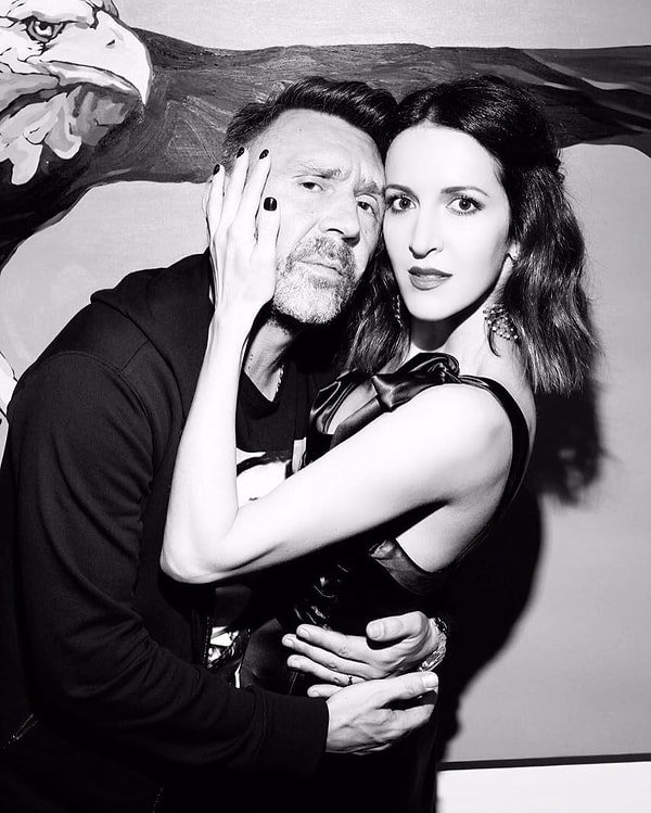 8. Напомним, что впервые супруги встретились в 2007 году на одной из московских вечеринок. Тогда Матильда была еще никому не известной студенткой.