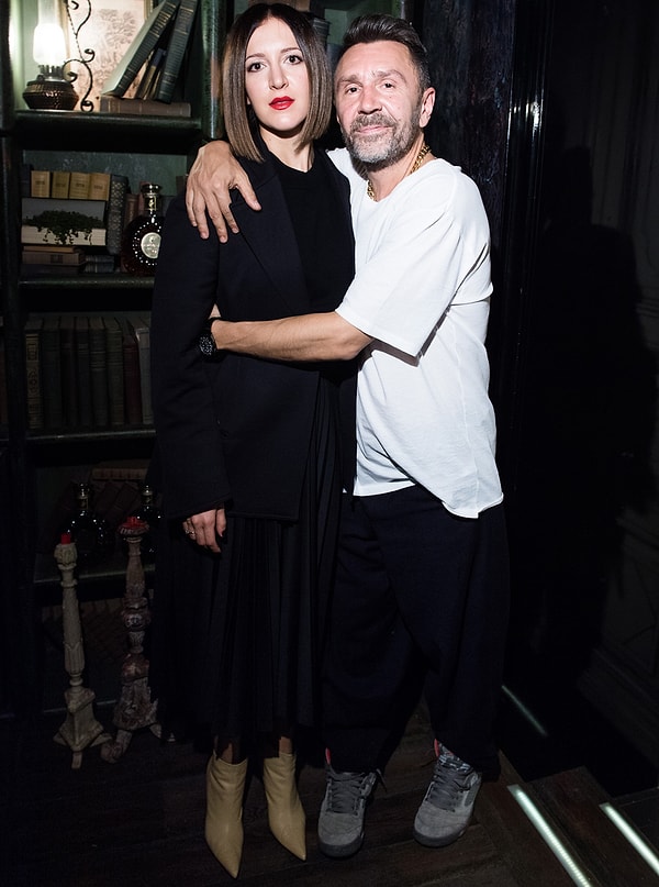 10. У пары также есть совместный бренд одежды Shnurovs.