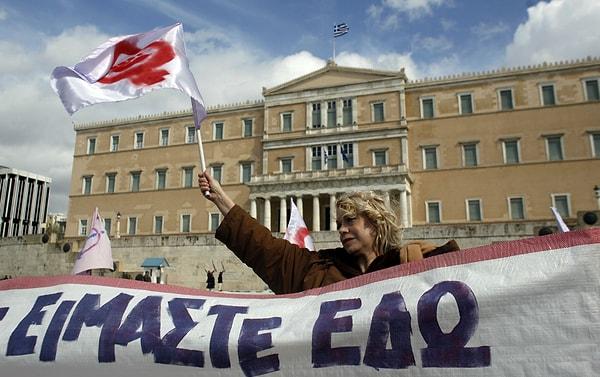 Zaten Yunan feminist kızkardeşlerimizin de bu aşağılamayı yanlarına bırakmayacaklarını biliyoruz.