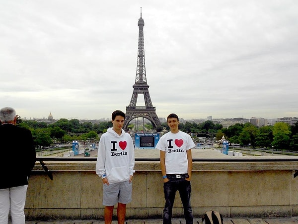 7. Эти бесстыжие парни не парятся насчет того, куда они приехали. Они любят Берлин и только Берлин, ясно вам?