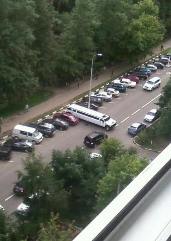 15. Водитель лимузина не обязан думать о том, как вам проехать на вашей колымаге.