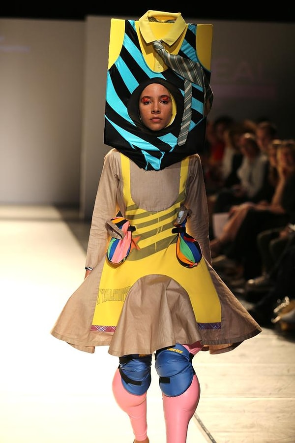 3. Дизайнер, который заявил о себе в мире моды еще в процессе обучения, сегодня предстал с коллекцией в честь его окончания.