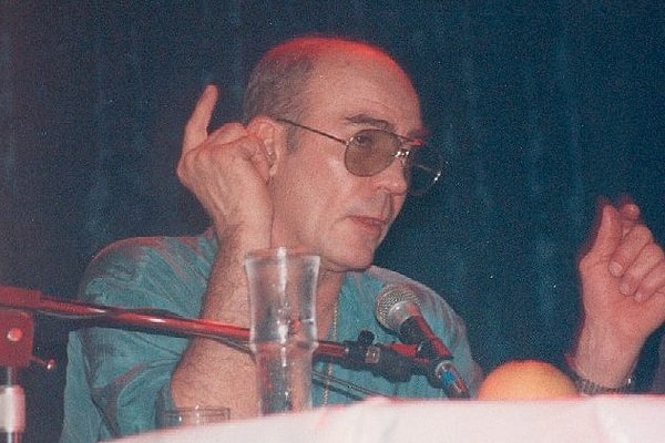 3. Хантер Томпсон собирал бомбы и стрелял из пистолетов