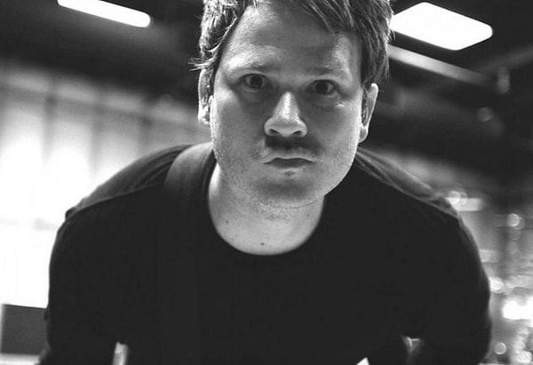 8. Том Делонг - искатель НЛО