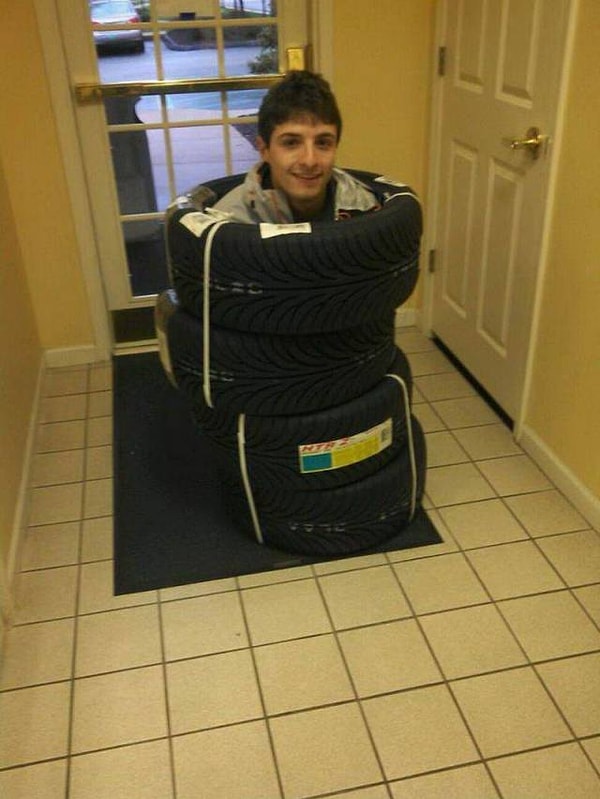 26. "А Вася выйдет? А скиньте шину!"