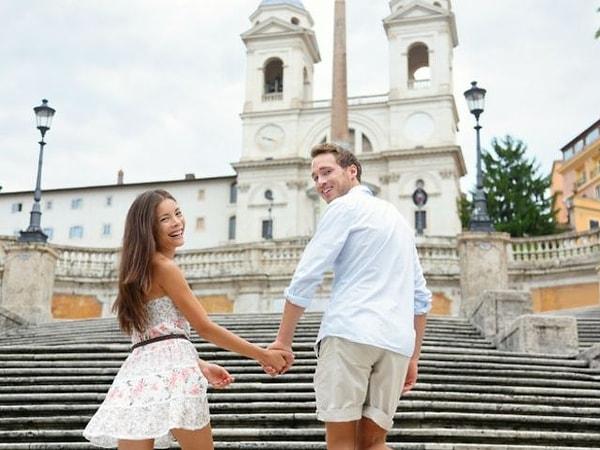 15. Sevgiliniz/eşinizle İtalya'da bulunan İspanyol Merdivenlerine çıkmak kulağınıza hayli hoş geliyor olabilir.