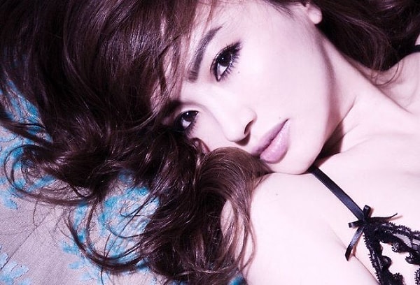 7. Ей нравится делиться фотографиями своей повседневной жизни и селфи с поклонниками.