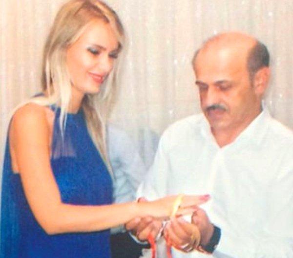2015 yılında Pınar T. ve Erol Ş. yakın dostlarının katıldığı bir törenle yüzük taktı.