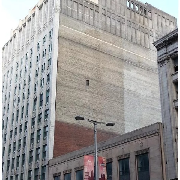 14. Одинокое окно