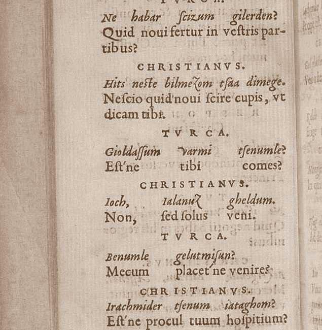 Detayları bir kenara bırakalım, Latin alfabesiyle yazılan ilk Türkçe metne kulak verelim. Aşağıda bir Türk ve Hristiyan arasındaki diyalog anlatılıyor.