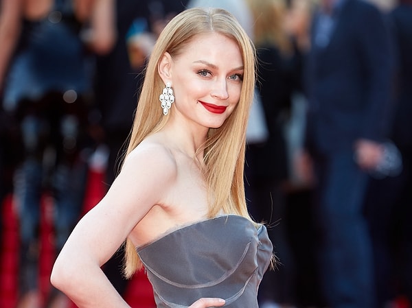 3. Как зовут эту прекрасную женщину?