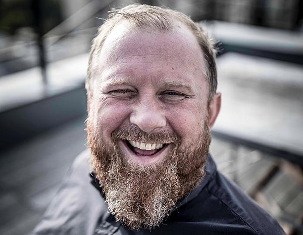 17. Узнаете этого задорного мужика?