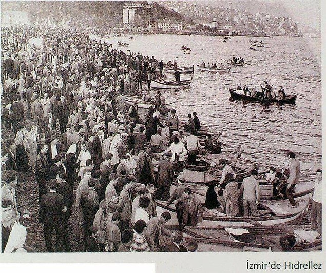 17. Bir Hıdrellez Günü'nde Konak (1940'lar)