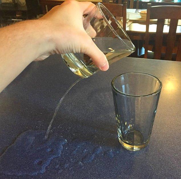 10. Amacın bardağa içeceği dökmektir.