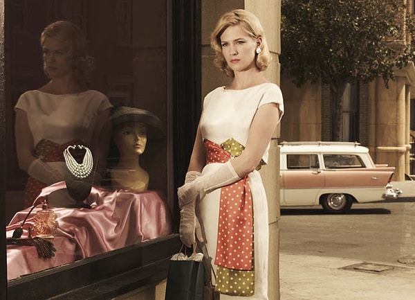 1. Бетти Дрейпер - "Безумцы"