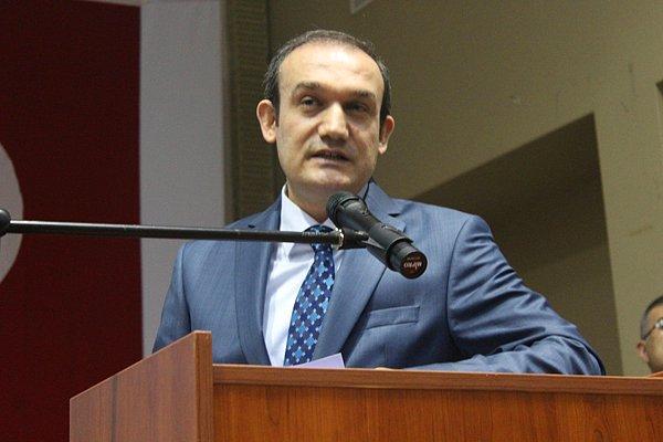 Marmara Üniversitesi Rektör Yardımcısı Prof. Dr. Recep Bozlağan bölüme öğrenci alınmayacağını açıkladı.