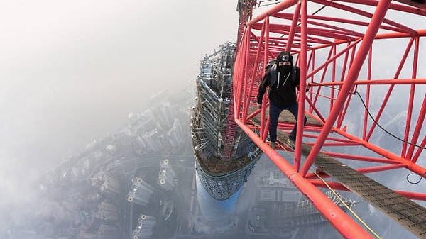 12. Взбираясь на Шанхайскую башню, Китай