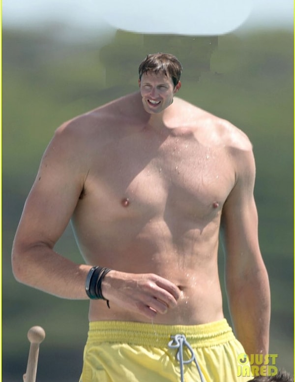 12. Когда акцент на торсе Джеймса Бланта